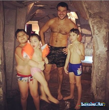 Emin Ağalarov əkizləri və Əminə ilə çimərlikdə - FOTO - LoaDinG.Az