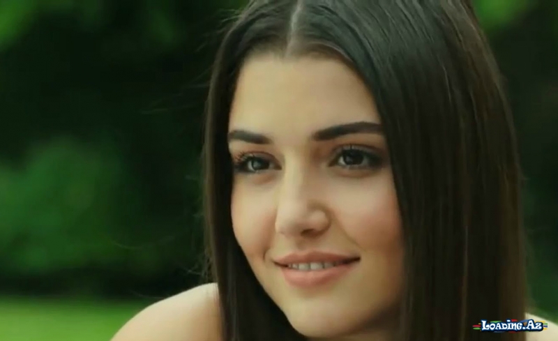Hande yenidən sevgilisindən ayrıldı - LoaDinG.Az