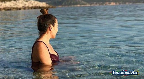 Aktrisa noyabrda dənizə girdi - fotolar - LoaDinG.Az