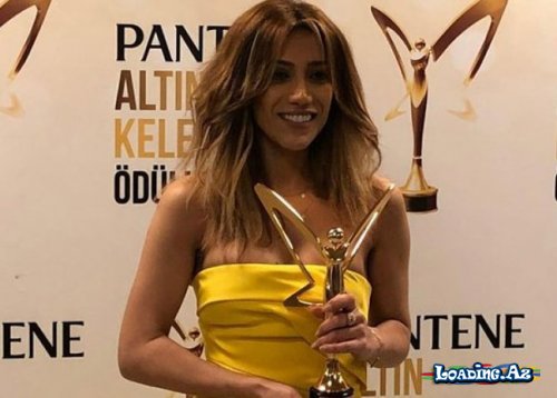 Röyanın mükafat alması Türkiyədə narazılıqla qarşılandı: "Bunu kim buraxıb səhnəyə?" - FOTOLAR - LoaDinG.Az