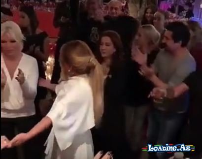Ajda Pekkanla Aygün Kazımovanın super rəqsi - VİDEO - LoaDinG.Az