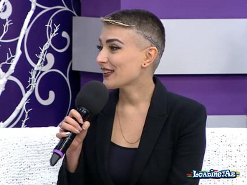 Azərbaycanın xəbərlər aparıcısı başına döymə etdirdi - Foto - LoaDinG.Az