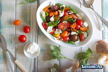 Ləzzətli və yüngül yay salatları