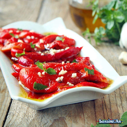 Köz bibər salatı - LoaDinG.Az