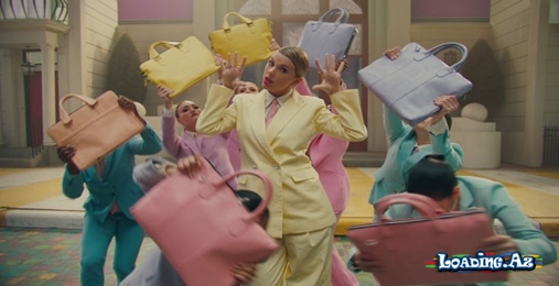 Taylor Swift - ME! (feat. Brendon Urie of Panic! At The Disco) - LoaDinG.Az