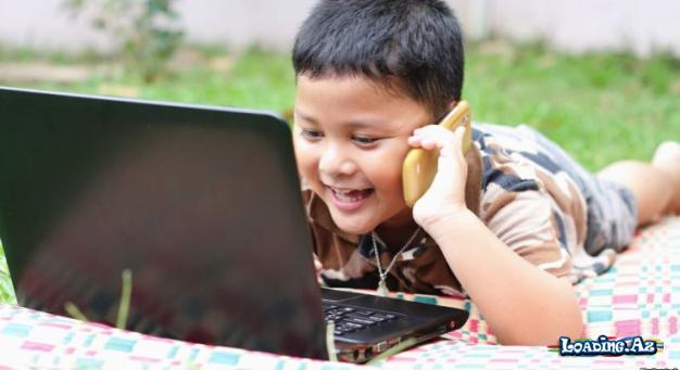 Uşağa nə vaxt mobil telefon almaq olar?