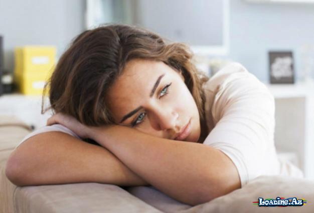 Doğuşdan sonra qadınlar niyə depressiyaya düşür? - LoaDinG.Az
