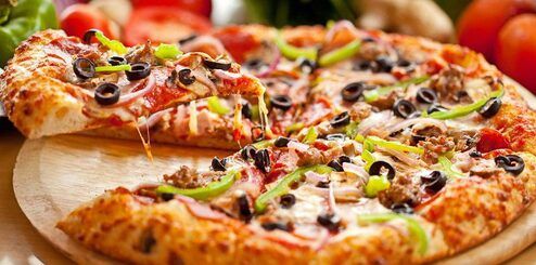 Ev şəraitində çox dadlı, yumşaq və asan pizza hazırlamaq resepti