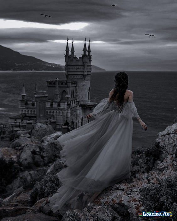 Nə çiçəyə su ver, Nə insanlara çox üz ver. Çünki Bir çiçəyə nə qədər çox sulasan quruyar. Bir insanada dəyərindən çox üz versən qudurar...