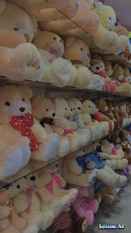 "Sənin varlığın elə bir möcüzədir ki, hər dəfə baxanda inanıram ki, sevgi əbədi ola bilər." 💗 - LoaDinG.Az