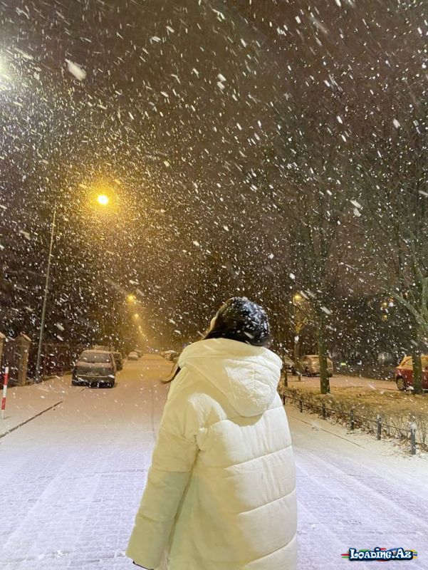 Unutmayın,boş bir qəlbin tək dərmanı ALLAH'dır❤️ - LoaDinG.Az