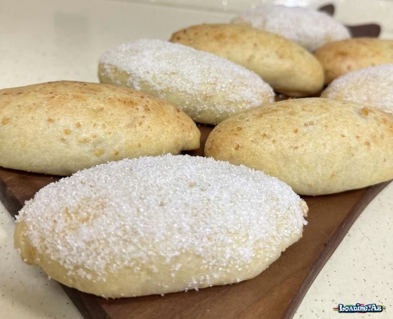 Kəsmikli, almalı bulka - LoaDinG.Az
