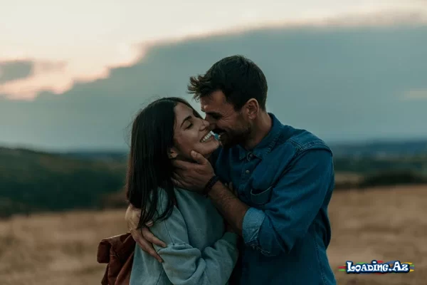 Ruhların Səssiz Danışığıdır Sevgi - LoaDinG.Az