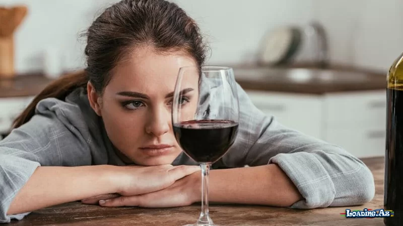 Hormonlar qadınları spirtli içki qəbul edərkən stressdən daha yaxşı qoruyur - LoaDinG.Az