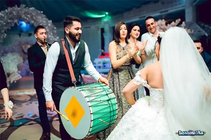 Toylar azalıb, restoranlar "qan ağlayır" - Gənclər niyə evlənməkdən qaçırlar? - LoaDinG.Az
