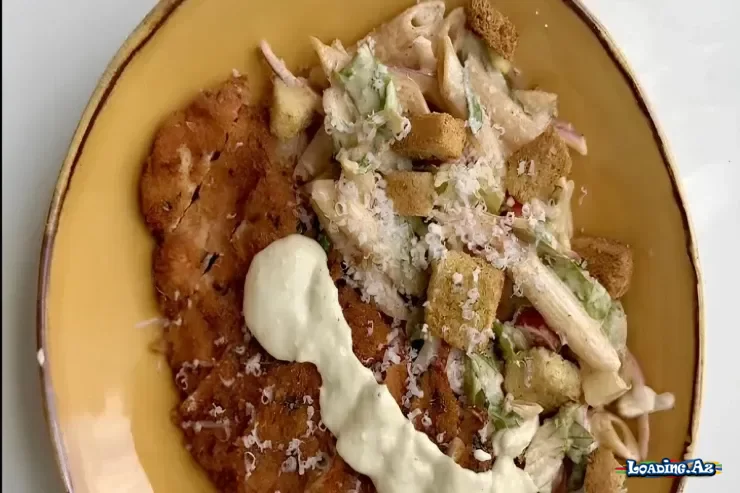 Toyuq və makaronlu “Sezar” salatı - RESEPT