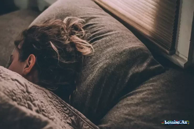 Məktəbdə dərslərin erkən başlaması şagirdlərdə depressiya riskini artırır?