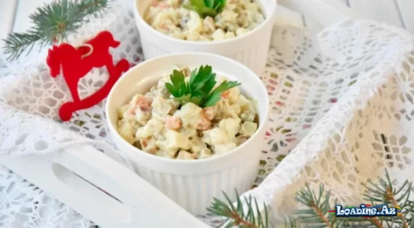 Kalmar və yaşıl noxudlu salat - LoaDinG.Az