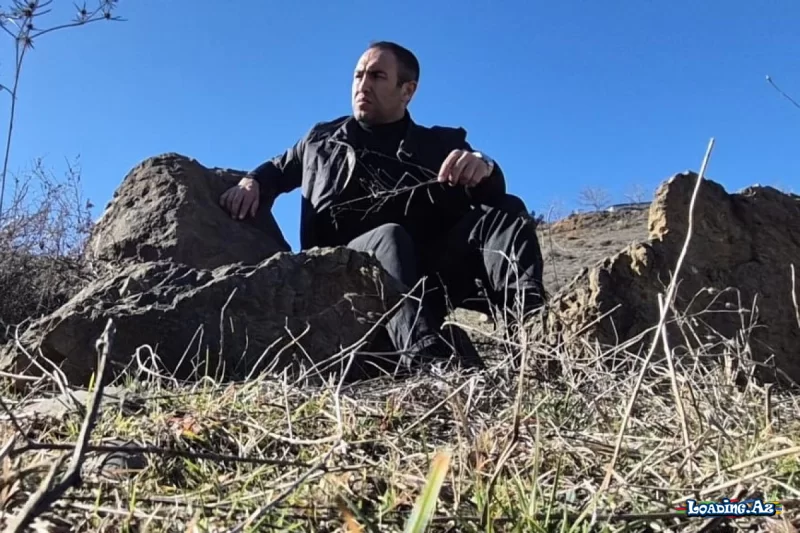 Güzgüdə yoxa çıxan adam - Vüsal Hicranın hekayəsi - LoaDinG.Az