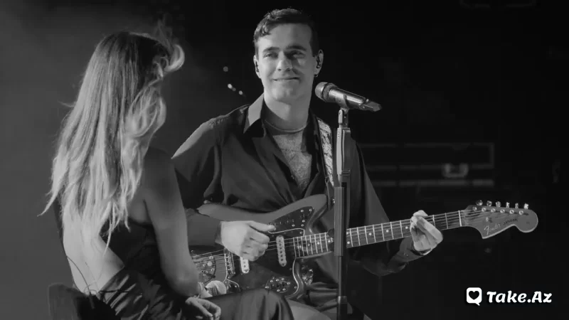 Mert Demir feat. Duygu Edis - Olmazlara Vuruluyorum (Live At Harbiye) - LoaDinG.Az