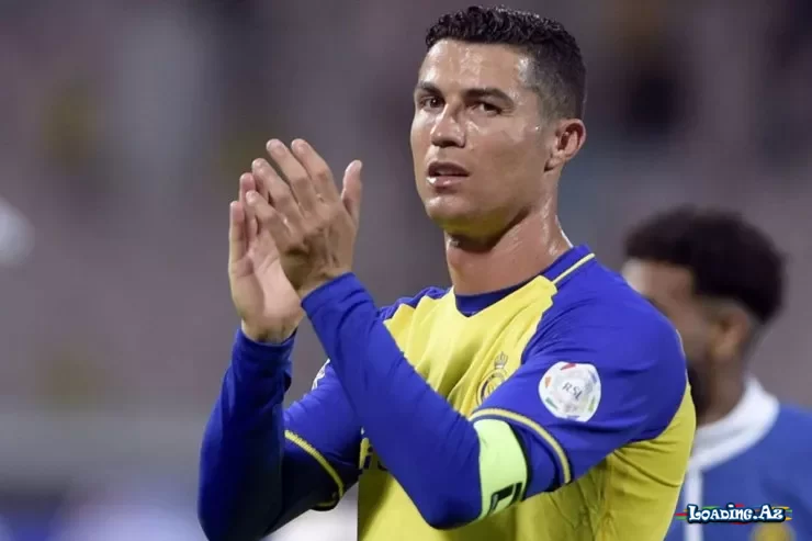 Ronaldonun qollarını sildilər - Take.Az