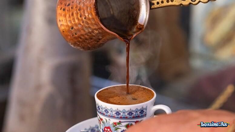Türk qəhvəsinə bir damla su əlavə edənlərin bildiyi o sirr - LoaDinG.Az