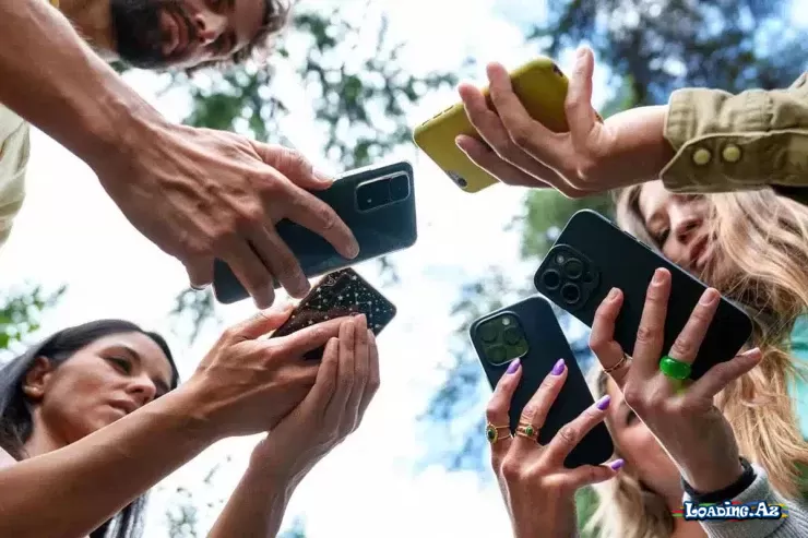 Telefonlar, hətta ən ideal münasibətləri də poza bilir - PSİXOLOQ - LoaDinG.Az