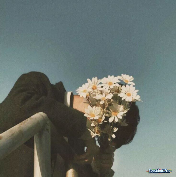 Gəlirsən, gedirsən - LoaDinG.Az