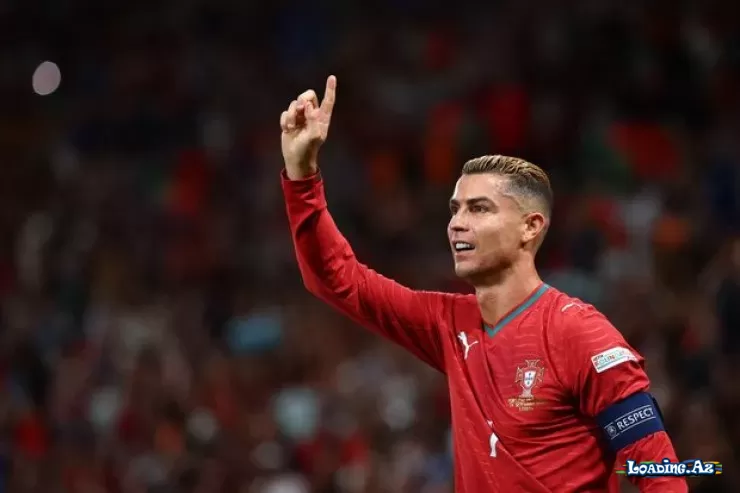 "Tarixin ən yaxşı futbolçusuyam" - Ronaldo - LoaDinG.Az