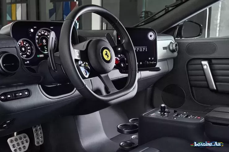 Ferrari ilk elektrikli avtomobilində fiziki düymələrə üstünlük verib - LoaDinG.Az